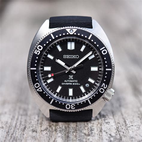 best watches 2000 to 3000|top dive watches under 2000.